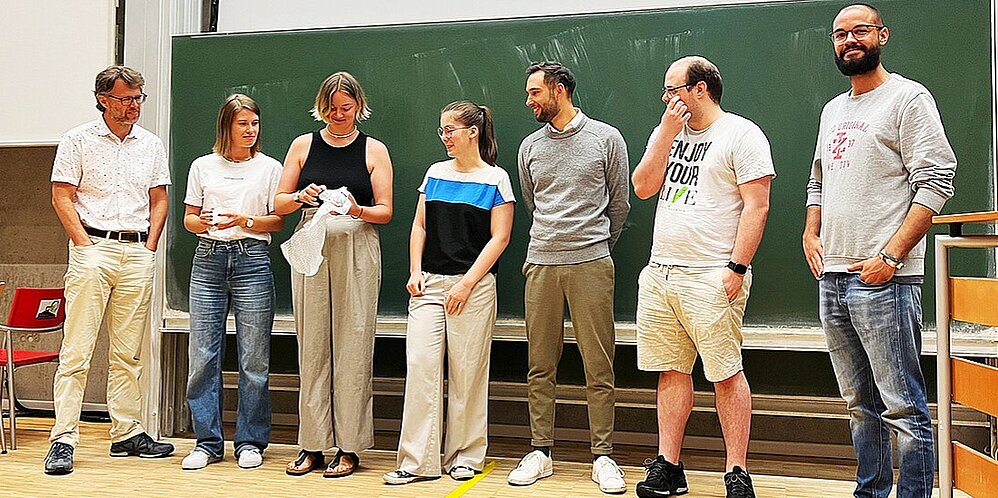 Masterstudierende werden für digitale soziale Projekte ausgezeichnet.  (Bild: Informatik JMU). 